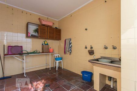 Casa à venda com 580m², 3 quartos e 8 vagas Casa à venda com 580m², 3 quartos e 8 vagasÁrea de Serviço