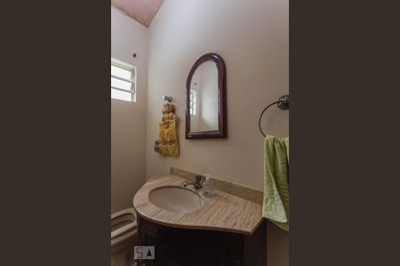 Casa à venda com 580m², 3 quartos e 8 vagas Casa à venda com 580m², 3 quartos e 8 vagasLavabo