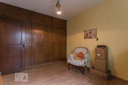 Casa à venda com 580m², 3 quartos e 8 vagas Casa à venda com 580m², 3 quartos e 8 vagasQuarto 1