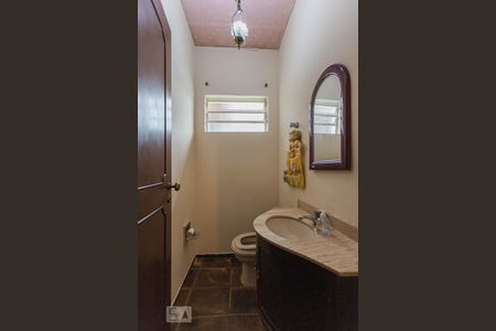 Casa à venda com 580m², 3 quartos e 8 vagas Casa à venda com 580m², 3 quartos e 8 vagasLavabo