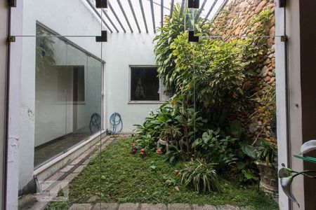 Casa à venda com 580m², 3 quartos e 8 vagas Casa à venda com 580m², 3 quartos e 8 vagasJardim de Inverno