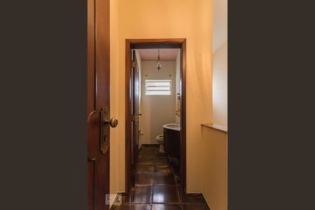 Casa à venda com 580m², 3 quartos e 8 vagas Casa à venda com 580m², 3 quartos e 8 vagasLavabo