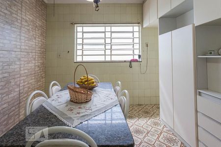 Casa à venda com 580m², 3 quartos e 8 vagas Casa à venda com 580m², 3 quartos e 8 vagasCozinha