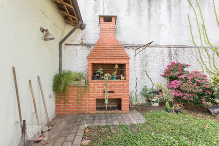 Casa à venda com 580m², 3 quartos e 8 vagas Casa à venda com 580m², 3 quartos e 8 vagasQuintal Churrasqueira