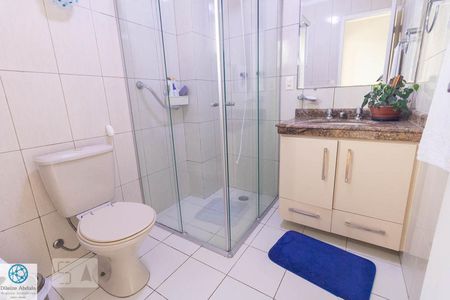 Apartamento à venda com 110m², 3 quartos e 2 vagas Apartamento à venda com 110m², 3 quartos e 2 vagasBanheiro da Suíte 1