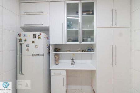 Apartamento à venda com 110m², 3 quartos e 2 vagas Apartamento à venda com 110m², 3 quartos e 2 vagasCozinha