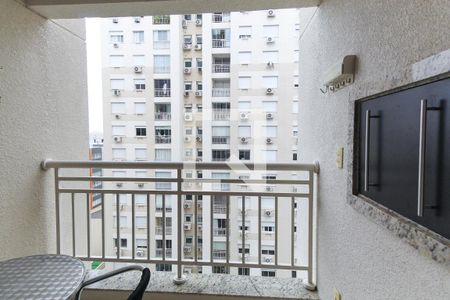 Sacada da sala de apartamento para alugar com 2 quartos, 65m² em Passo da Areia, Porto Alegre