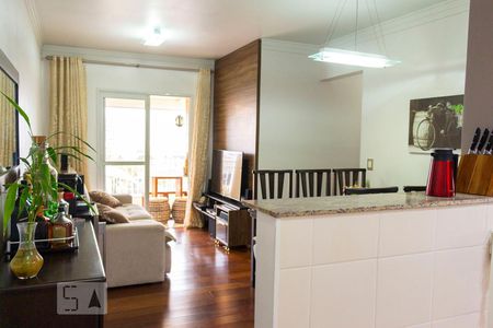 Sala de apartamento para alugar com 3 quartos, 74m² em Vila das Mercês, São Paulo