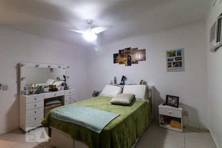 Casa à venda com 236m², 5 quartos e 3 vagasSuíte 3