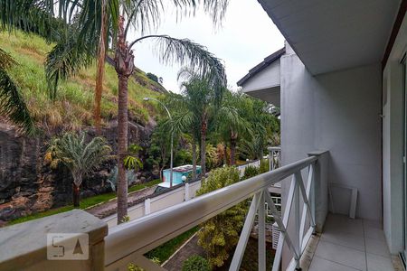 Casa à venda com 236m², 5 quartos e 3 vagasVaranda