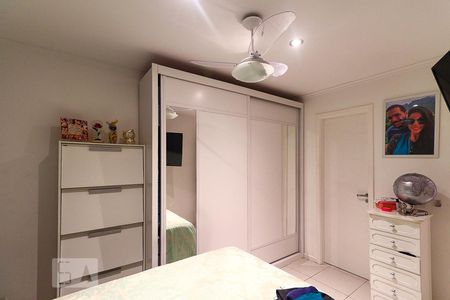 Casa à venda com 236m², 5 quartos e 3 vagasSuíte 2