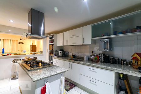 Casa à venda com 236m², 5 quartos e 3 vagasCozinha