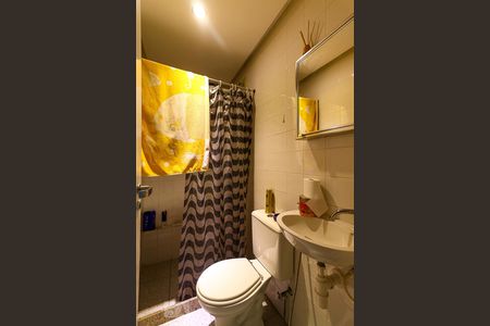 Casa à venda com 236m², 5 quartos e 3 vagasBanheiro de Serviço