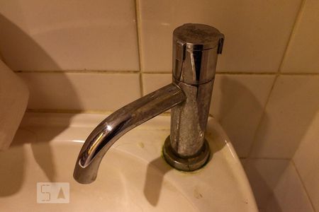 Casa à venda com 236m², 5 quartos e 3 vagasBanheiro de Serviço