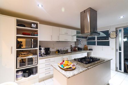 Casa à venda com 236m², 5 quartos e 3 vagasCozinha