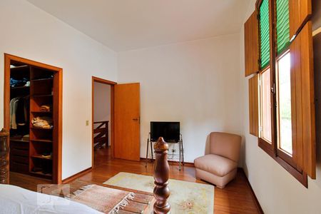 Casa à venda com 430m², 4 quartos e 5 vagas Casa à venda com 430m², 4 quartos e 5 vagasSuíte 2