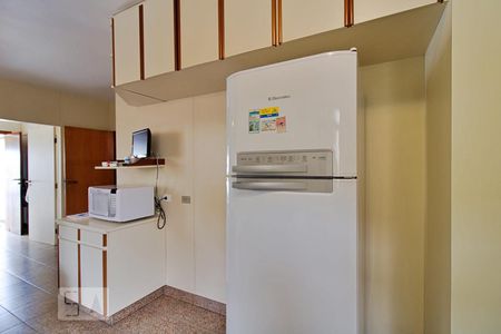 Casa à venda com 430m², 4 quartos e 5 vagas Casa à venda com 430m², 4 quartos e 5 vagasCozinha
