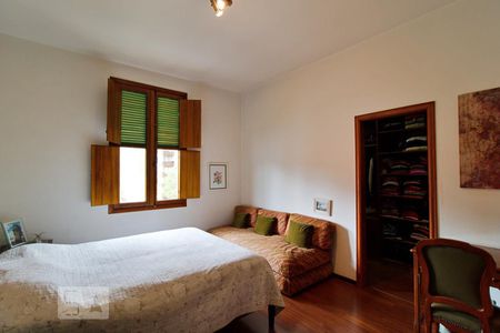 Casa à venda com 430m², 4 quartos e 5 vagas Casa à venda com 430m², 4 quartos e 5 vagasSuíte 4