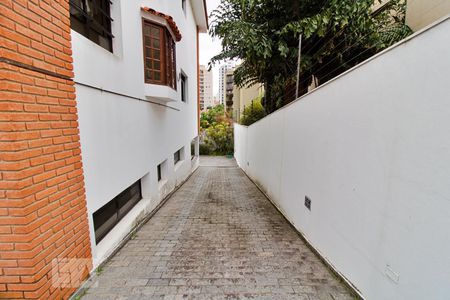 Casa à venda com 430m², 4 quartos e 5 vagas Casa à venda com 430m², 4 quartos e 5 vagasGaragem