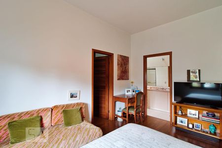Casa à venda com 430m², 4 quartos e 5 vagas Casa à venda com 430m², 4 quartos e 5 vagasSuíte 4