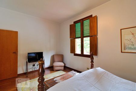 Casa à venda com 430m², 4 quartos e 5 vagas Casa à venda com 430m², 4 quartos e 5 vagasSuíte 2