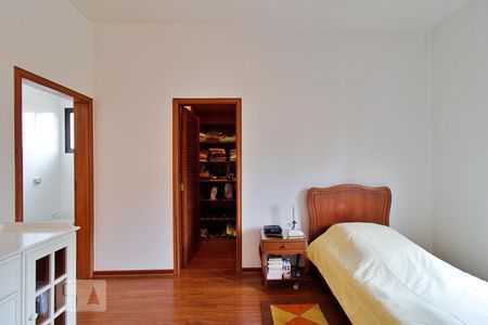 Casa à venda com 430m², 4 quartos e 5 vagas Casa à venda com 430m², 4 quartos e 5 vagasSuíte 3