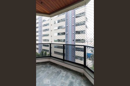 Apartamento à venda com 165m², 4 quartos e 3 vagasVaranda quarto 4 suíte