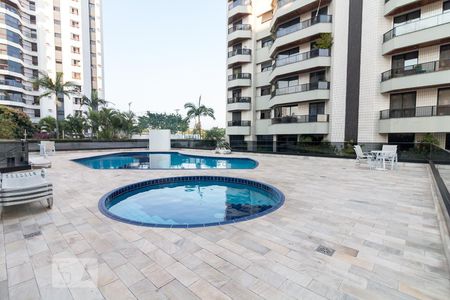 Apartamento à venda com 165m², 4 quartos e 3 vagasPiscinas