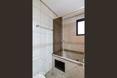 Apartamento à venda com 165m², 4 quartos e 3 vagasBanheiro quarto 4 suíte