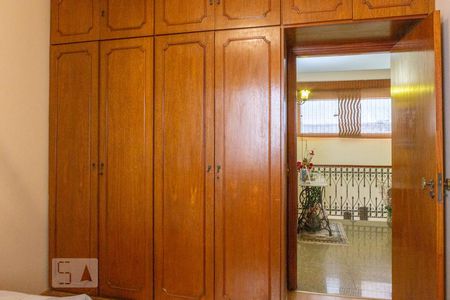 Casa à venda com 300m², 3 quartos e 2 vagas Casa à venda com 300m², 3 quartos e 2 vagasQuarto 2