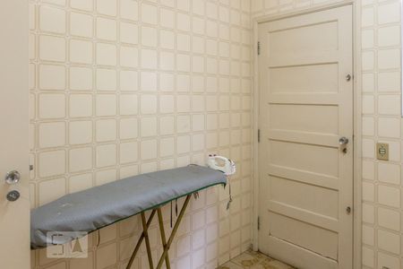 Casa à venda com 300m², 3 quartos e 2 vagas Casa à venda com 300m², 3 quartos e 2 vagasLavanderia 2