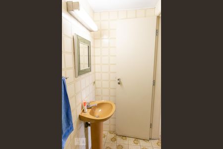 Casa à venda com 300m², 3 quartos e 2 vagas Casa à venda com 300m², 3 quartos e 2 vagasLavabo 2 salão de festas