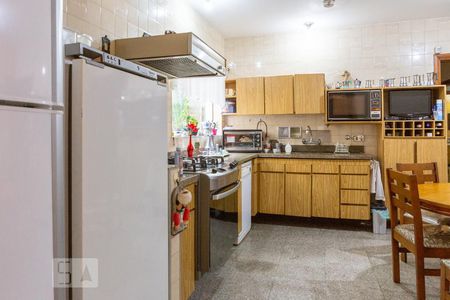 Casa à venda com 300m², 3 quartos e 2 vagas Casa à venda com 300m², 3 quartos e 2 vagasCozinha