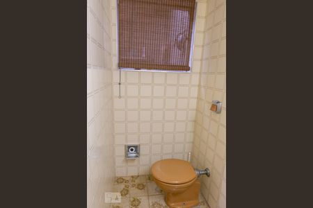 Casa à venda com 300m², 3 quartos e 2 vagas Casa à venda com 300m², 3 quartos e 2 vagasLavabo 2 salão de festas