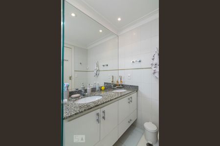 Apartamento à venda com 86m², 3 quartos e 2 vagas Apartamento à venda com 86m², 3 quartos e 2 vagasBanheiro da Suíte