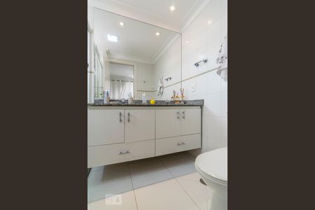 Apartamento à venda com 86m², 3 quartos e 2 vagas Apartamento à venda com 86m², 3 quartos e 2 vagasBanheiro da Suíte