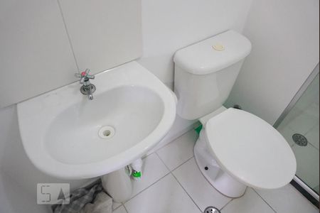 Apartamento à venda com 48m², 2 quartos e 1 vaga Apartamento à venda com 48m², 2 quartos e 1 vagaBanheiro