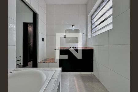 Casa à venda com 140m², 2 quartos e 2 vagas Casa à venda com 140m², 2 quartos e 2 vagasBanheiro