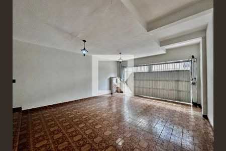 Casa à venda com 140m², 2 quartos e 2 vagas Casa à venda com 140m², 2 quartos e 2 vagasGaragem