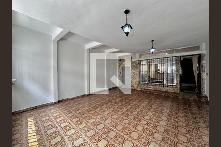 Casa à venda com 140m², 2 quartos e 2 vagas Casa à venda com 140m², 2 quartos e 2 vagasGaragem