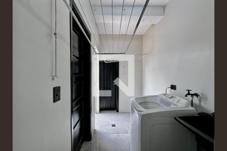 Casa à venda com 140m², 2 quartos e 2 vagas Casa à venda com 140m², 2 quartos e 2 vagasÁrea de Serviço