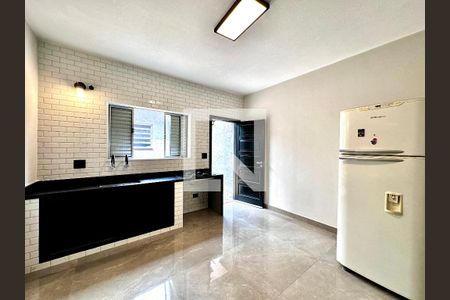 Casa à venda com 140m², 2 quartos e 2 vagas Casa à venda com 140m², 2 quartos e 2 vagasCozinha