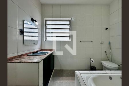 Casa à venda com 140m², 2 quartos e 2 vagas Casa à venda com 140m², 2 quartos e 2 vagasBanheiro