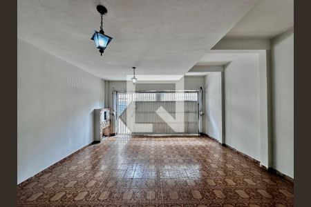 Casa à venda com 140m², 2 quartos e 2 vagas Casa à venda com 140m², 2 quartos e 2 vagasGaragem