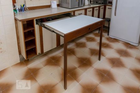 Apartamento à venda com 200m², 3 quartos e 3 vagasCozinha - Mesa retrátil