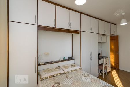 Apartamento à venda com 200m², 3 quartos e 3 vagasSuíte - Armários
