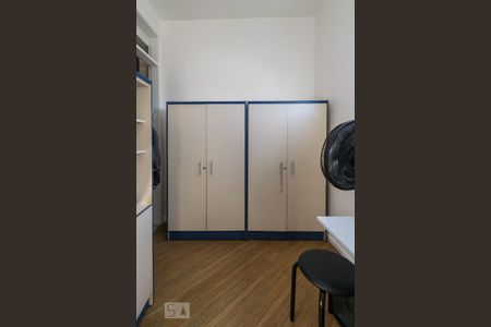 Apartamento à venda com 200m², 3 quartos e 3 vagasQuarto de Serviço - Armários