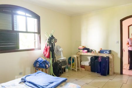 Casa à venda com 272m², 4 quartos e 2 vagasQuarto 1