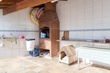 Casa à venda com 272m², 4 quartos e 2 vagasChurrasqueira