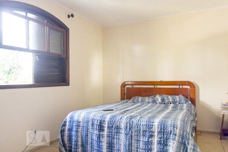 Casa à venda com 272m², 4 quartos e 2 vagasQuarto 2